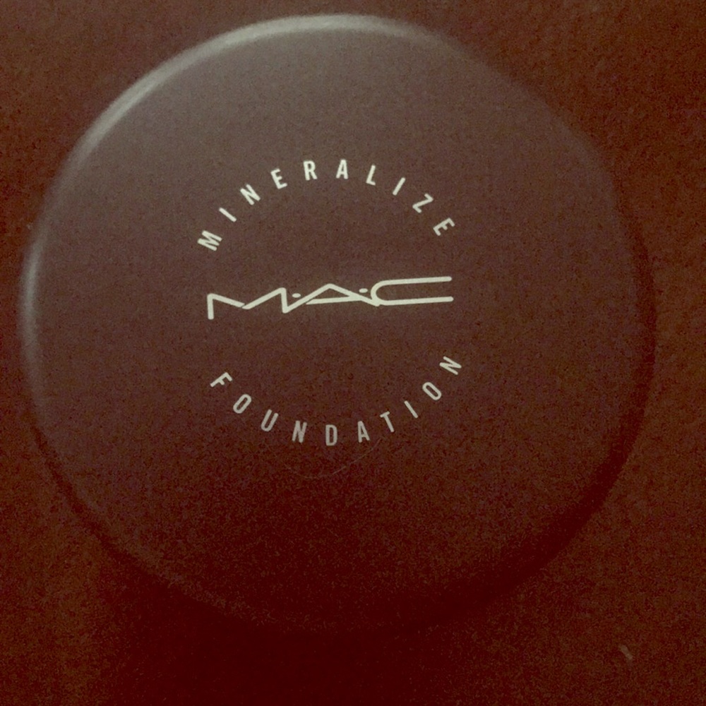 MAC Cosmetics Mineralized Liquid Foundation